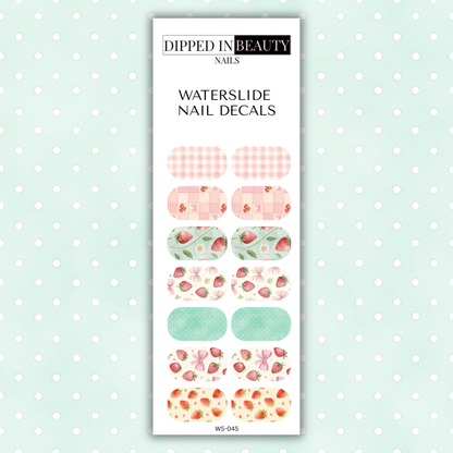 Strawberry & Gingham Waterslide Nail Decals | Waterslide 045